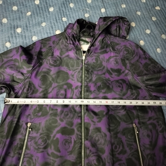 Men's Burberry Rose Jacket - Picture 8 of 8